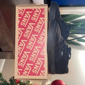 VANS- AUTHENTIC BLACK